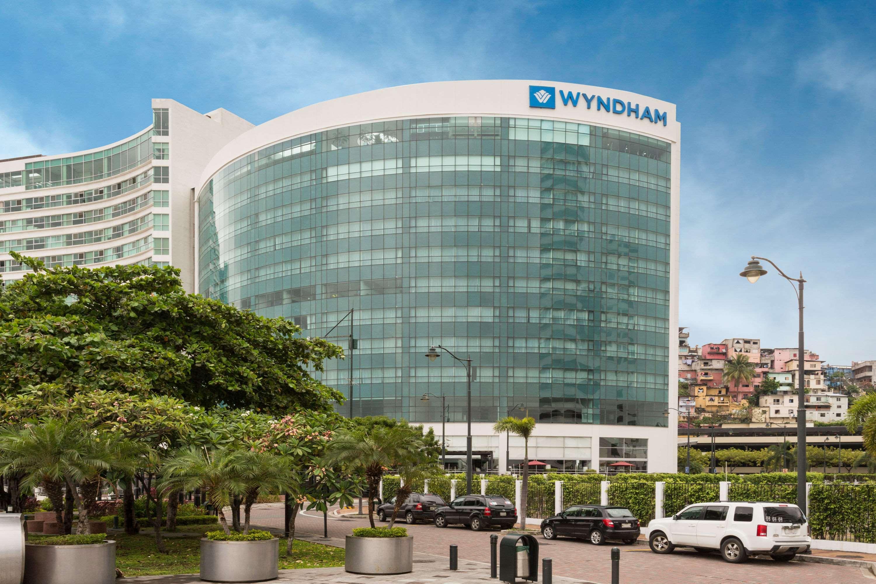 Отель Wyndham Guayaquil, Puerto Santa Ana Экстерьер фото